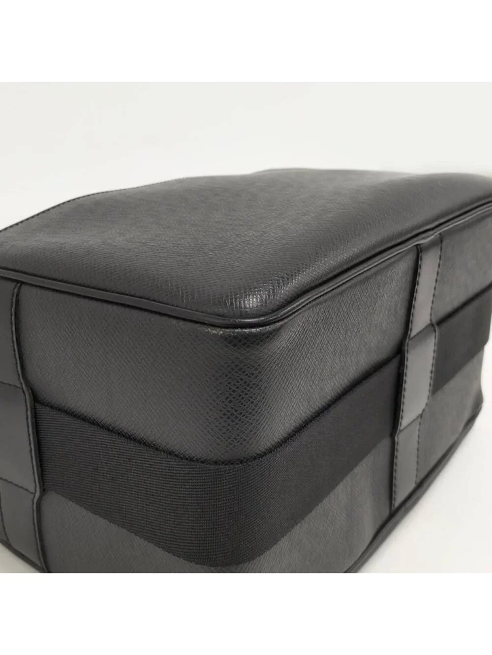 Louis Vuitton PM Shoulder Bag Taiga Ardoise